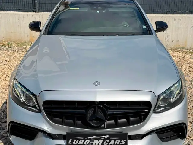 Mercedes-Benz E 220, сив, 2017 г. – снимка от автокъщата