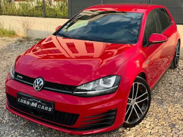 VW Golf, червен, 2015 г. – снимка от автокъщата
