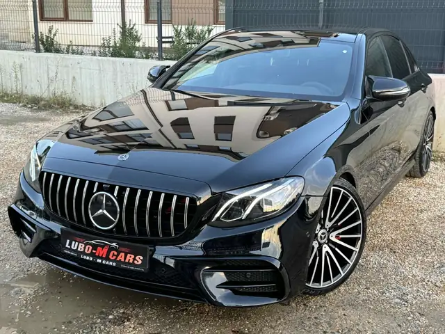 Mercedes-Benz E 220, черен, 2018 г. – снимка от автокъщата