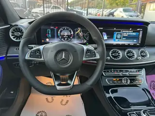 Mercedes-Benz E 220 2018 г., черен – снимка 11