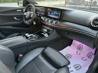 Mercedes-Benz E 220 2018 г., черен – снимка 12