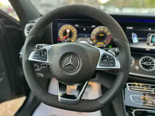 Mercedes-Benz E 220 2018 г., черен – снимка 13