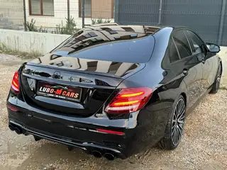 Mercedes-Benz E 220 2018 г., черен – снимка 9