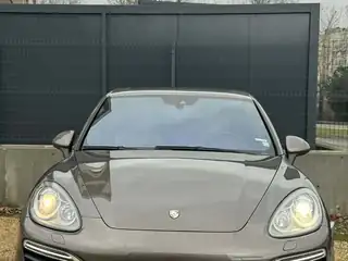 Porsche Cayenne 2013 г., кафяв – снимка 2