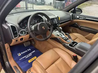 Porsche Cayenne 2013 г., кафяв – снимка 9