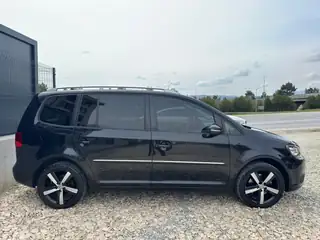 VW Touran 2013 г., черен – снимка 4